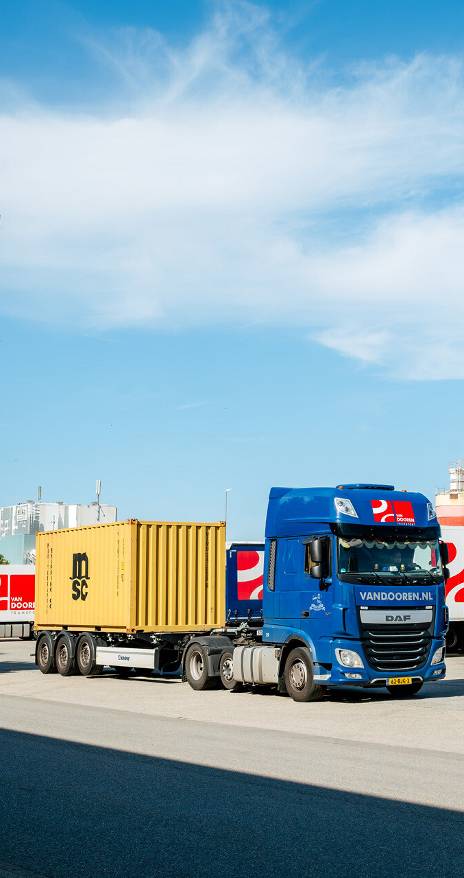 4435 lilian fotografie van dooren transport hillegom fotoshoot 2025 09 19 bewerkt.jpg?1775199557&focus=37.87 80