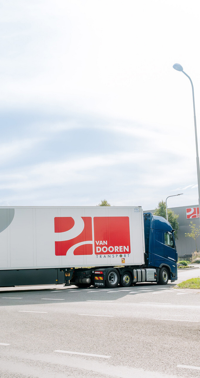 5715 lilian fotografie van dooren transport hillegom fotoshoot 2025 09 19 bewerkt.jpg?1775199599&focus=60.25 84