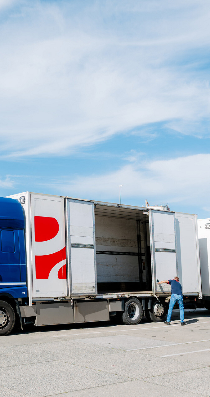 4574 lilian fotografie van dooren transport hillegom fotoshoot 2025 09 19 bewerkt.jpg?1775199566&focus=55.41 82