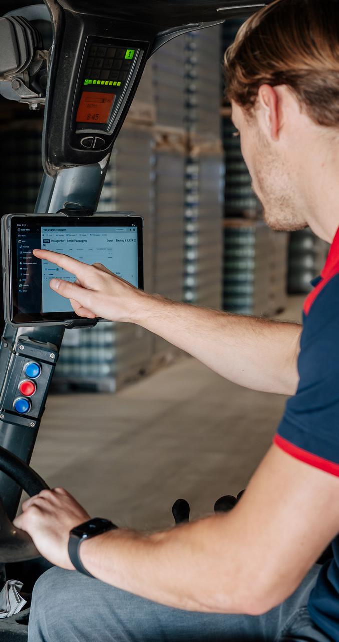 2842 lilian fotografie van dooren logistics lisse fotoshoot 2025 09 19 bewerkt.jpg?1773321816&focus=62.46 87