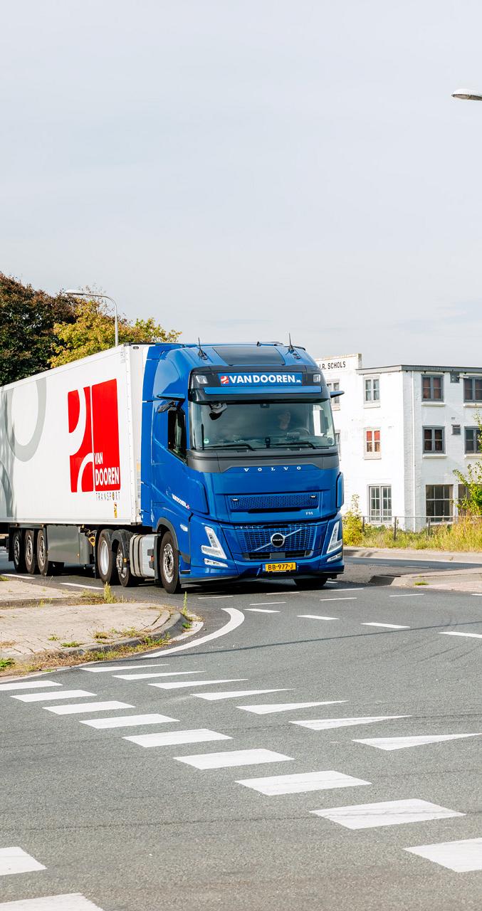 5758 lilian fotografie van dooren transport hillegom fotoshoot 2025 09 19 bewerkt.jpg?1773321855&focus=34.97 53