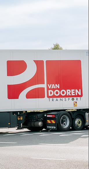 5715 lilian fotografie van dooren transport hillegom fotoshoot 2025 09 19 bewerkt website.jpg?1773321937&focus=55.38 50