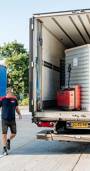 2421 lilian fotografie van dooren logistics lisse fotoshoot 2025 09 19 bewerkt