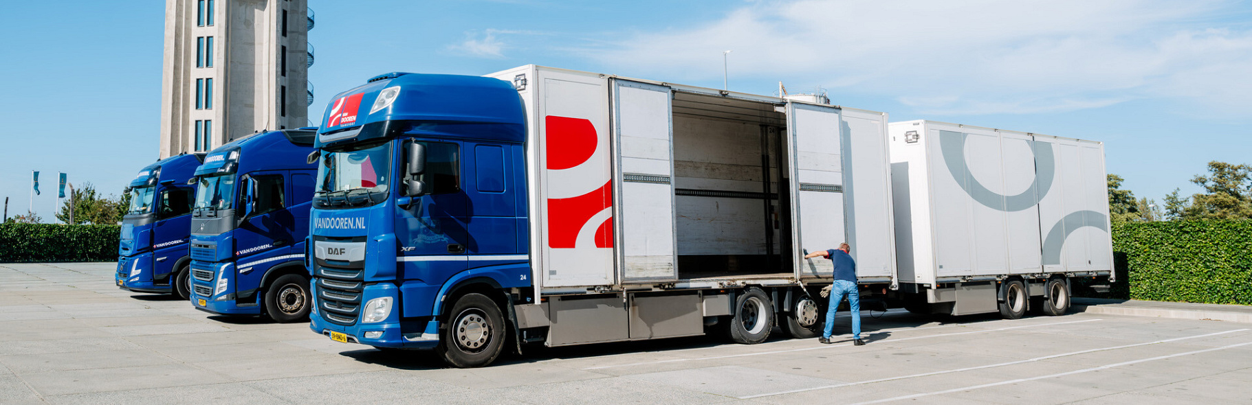 4574 lilian fotografie van dooren transport hillegom fotoshoot 2025 09 19 bewerkt.jpg?1775199551&focus=49.89 64