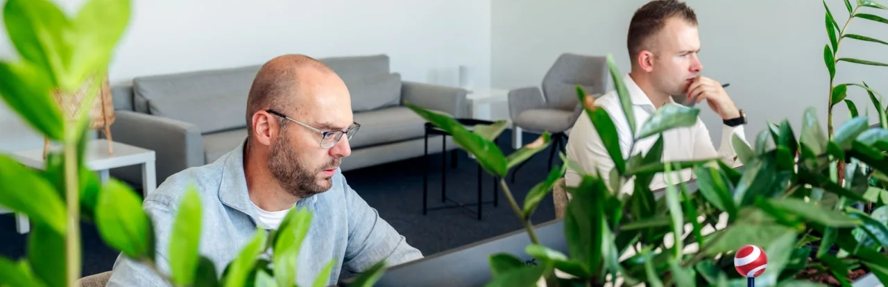 werknemers bureau hub 1 van dooren transport 022026 lilian fotografie eenmalig gebruik hub