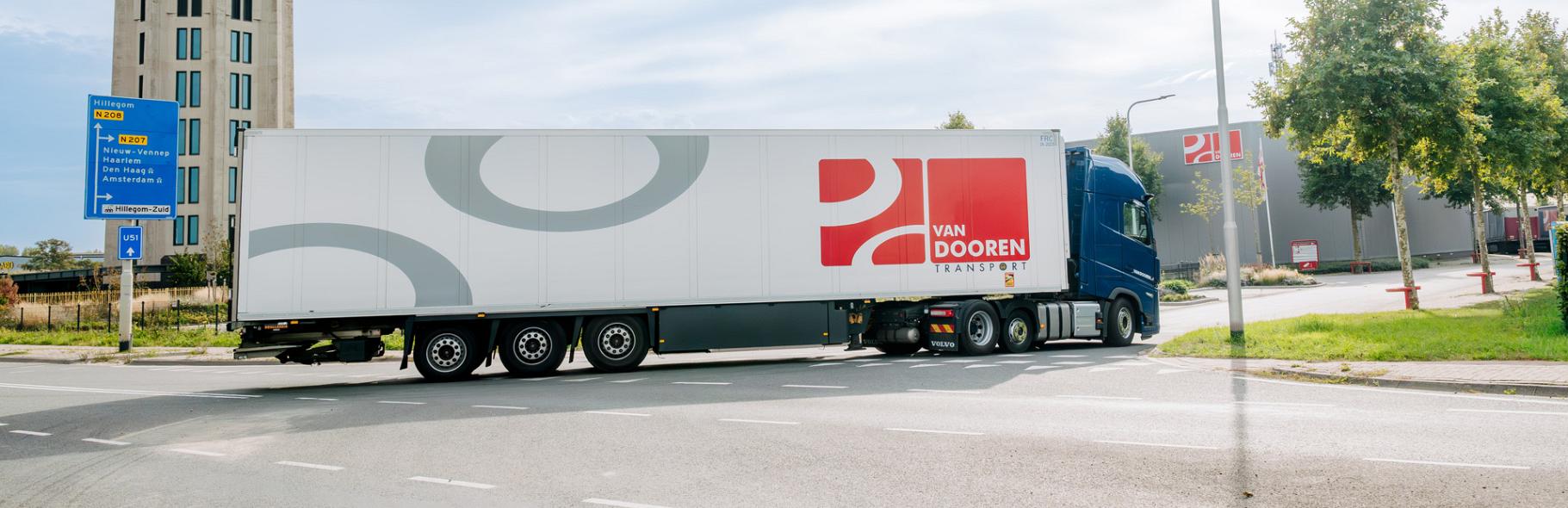 5715 lilian fotografie van dooren transport hillegom fotoshoot 2025 09 19 bewerkt.jpg?1773321867&focus=45.05 66