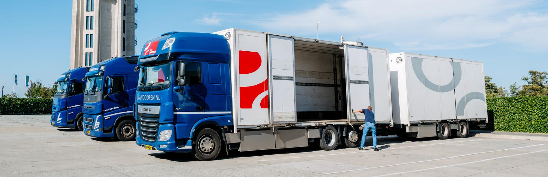 4574 lilian fotografie van dooren transport hillegom fotoshoot 2025 09 19 bewerkt.jpg?1773321838&focus=49.89 64