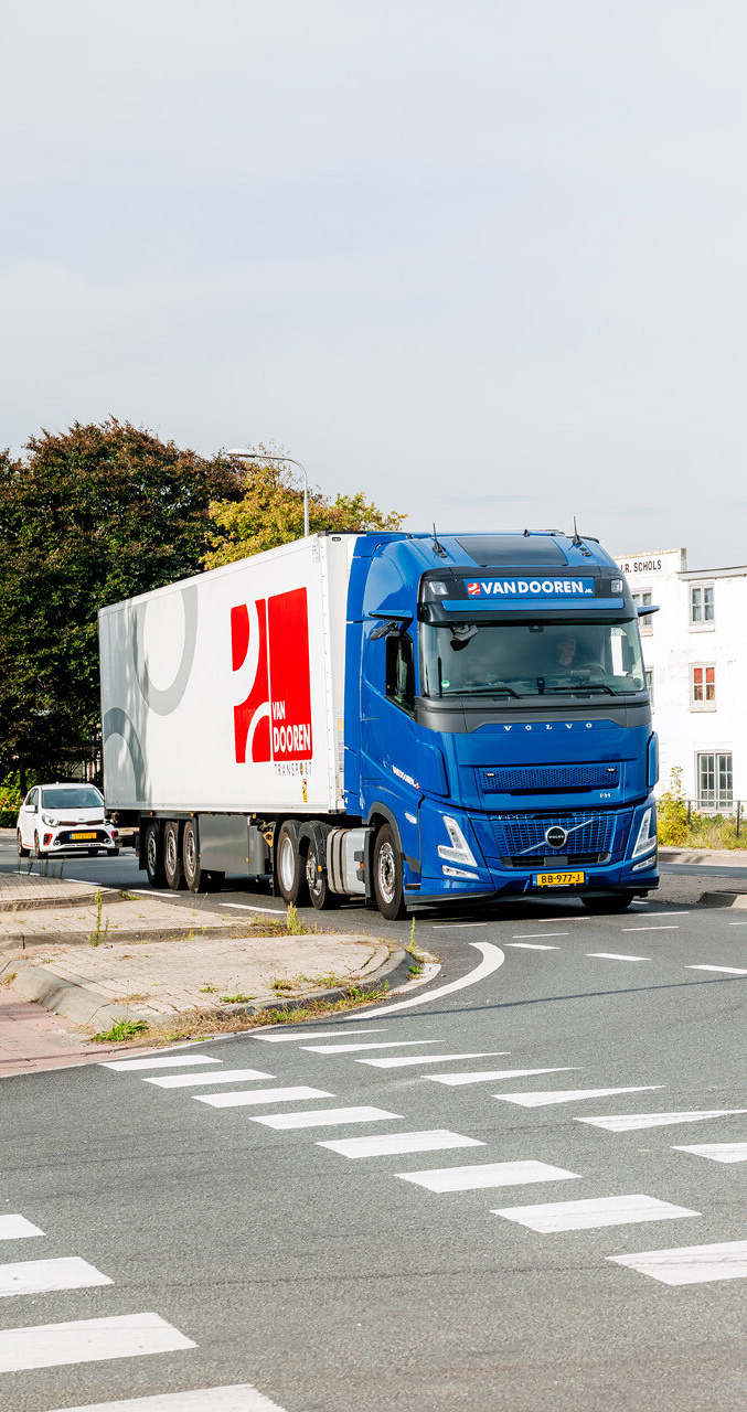 5758 lilian fotografie van dooren transport hillegom fotoshoot 2025 09 19 bewerkt.jpg?1775199573&focus=29.03 52