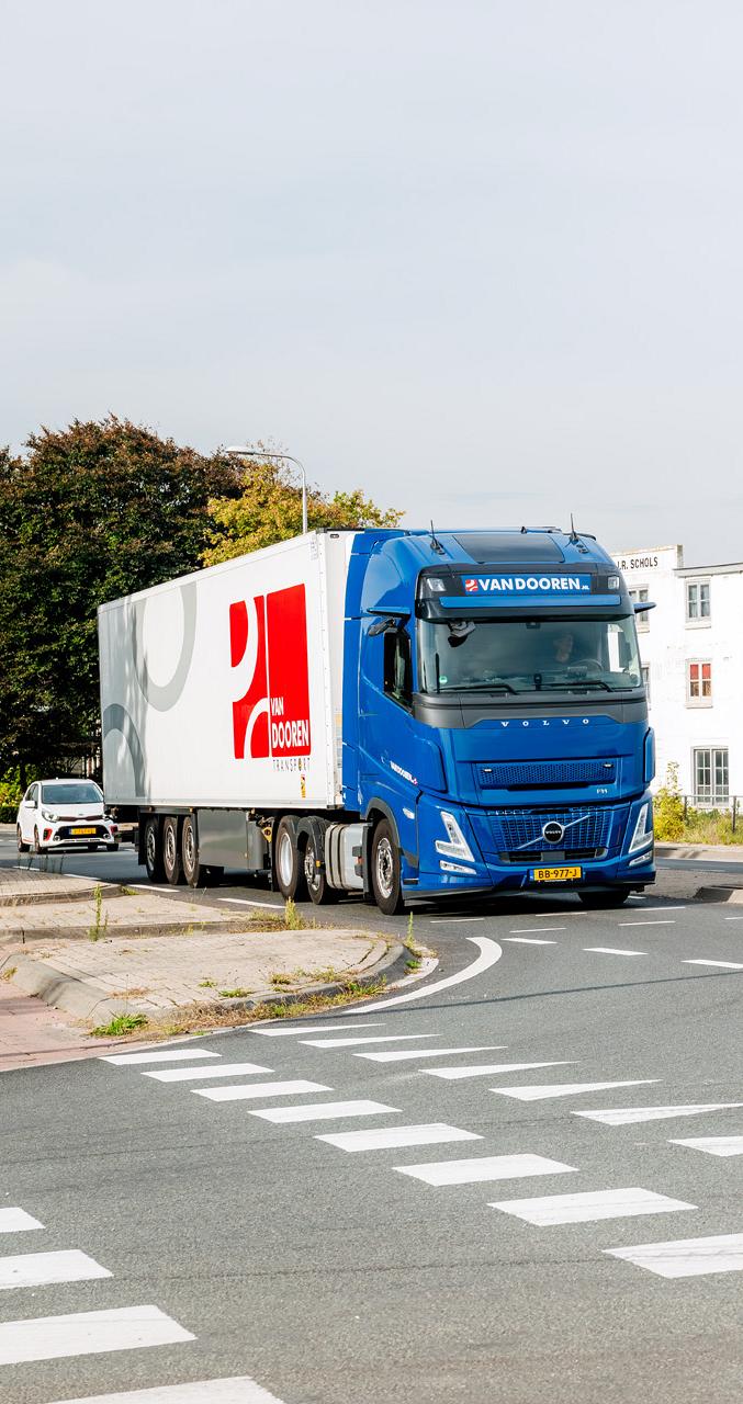 5758 lilian fotografie van dooren transport hillegom fotoshoot 2025 09 19 bewerkt.jpg?1773321981&focus=29.03 52