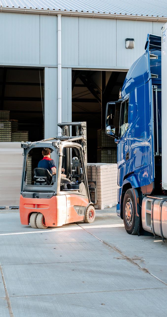 2633 lilian fotografie van dooren logistics lisse fotoshoot 2025 09 19 bewerkt.jpg?1773321926&focus=41.04 77