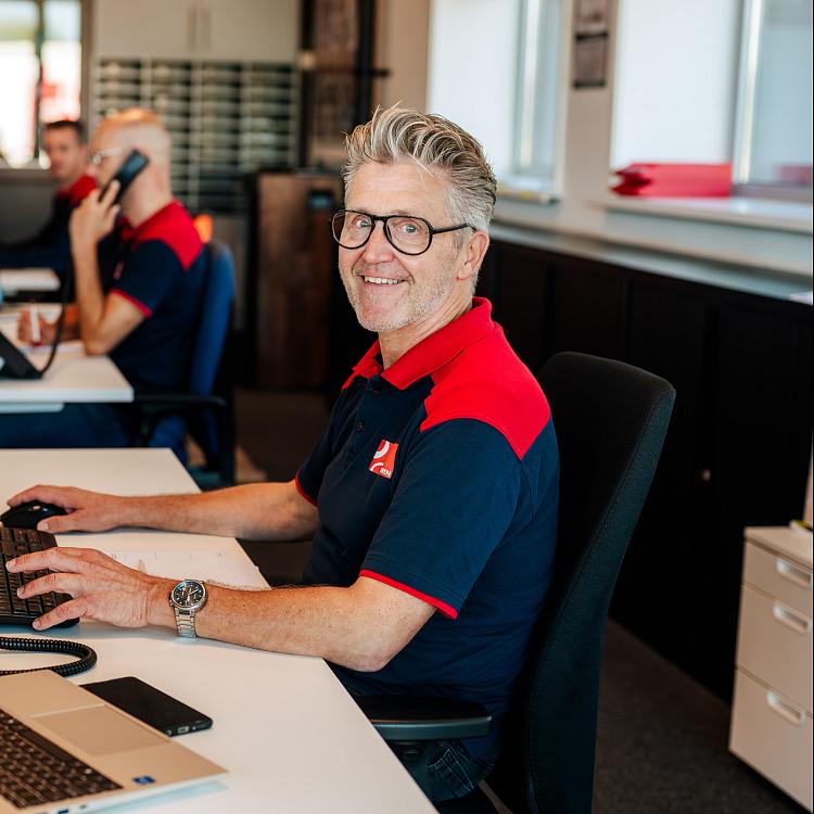 3278 lilian fotografie van dooren transport hillegom fotoshoot 2025 09 19 bewerkt.jpg?1773321837&focus=98.23 52